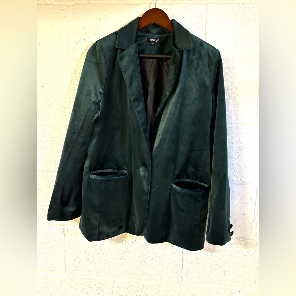 Hancy Women’s Velvet Green Blazer Size XXL